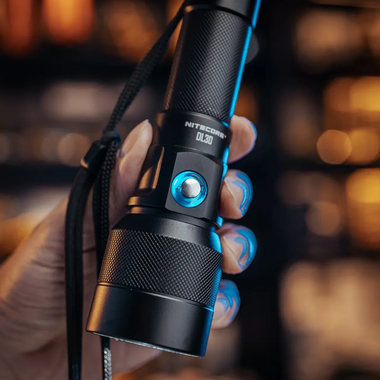 DL30 - 1100 lumens (100m Depth Diving Light) - Image 3