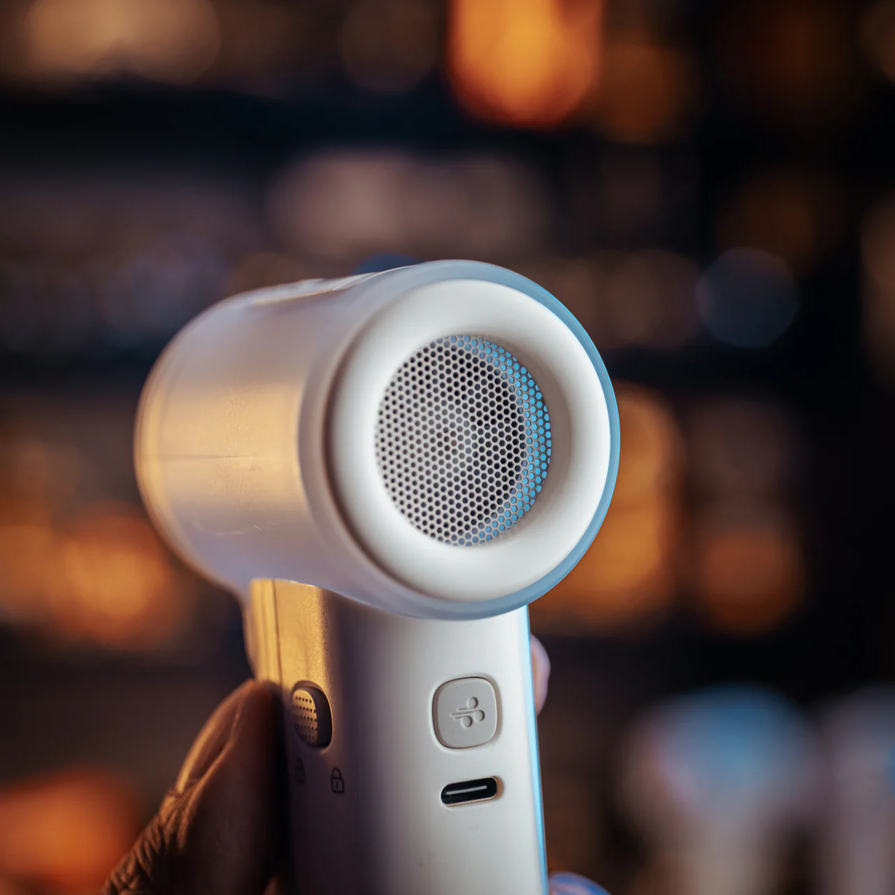 izzCool 40 - High Speed Handheld Air Conditioner Fan (5,200mAh) - Image 2